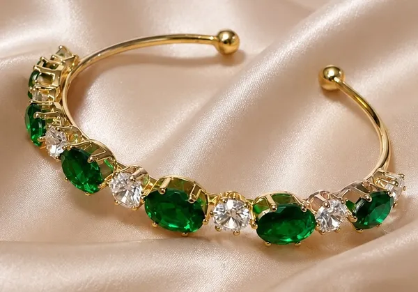 Emerald_Radiance_Open_Cuff_Bracelet