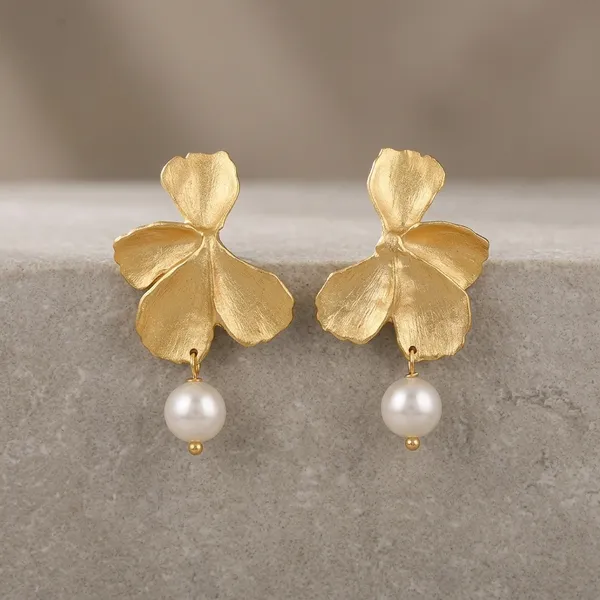 Premium_Pearls_&_Petals_Earrings