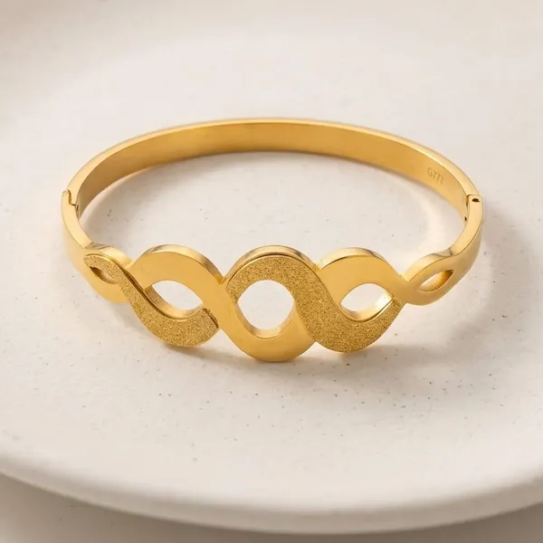 Infinity_Wave_Gold_Bangle