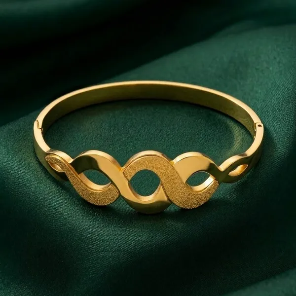 Infinity_Wave_Gold_Bangle
