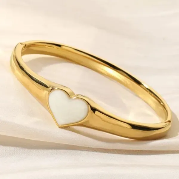 Heart_Charm_Gold_Bangle