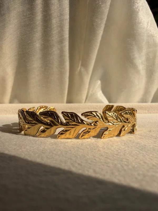 Golden_Laurel_Leaf_Cuff_Bracelet