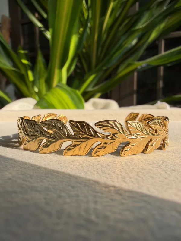 Golden_Laurel_Leaf_Cuff_Bracelet