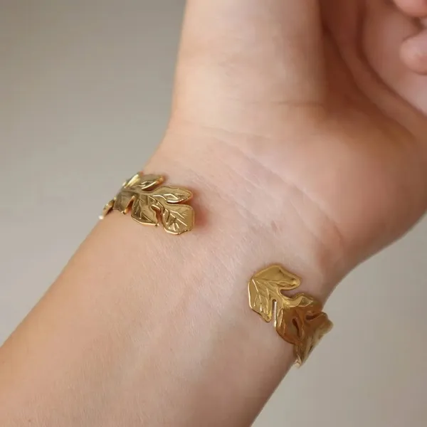 Golden_Laurel_Leaf_Cuff_Bracelet