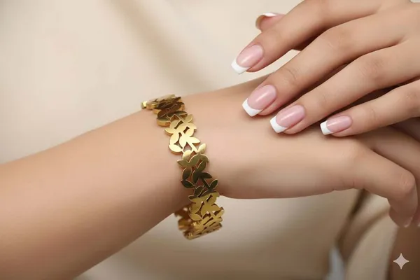 Lucky_Clover_Link_Gold_Bangle