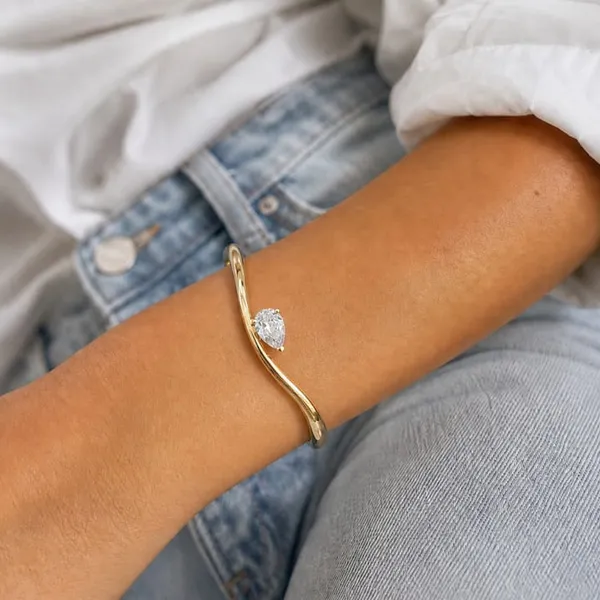 Teardrop_Zircon_Open_Cuff_Bracelet