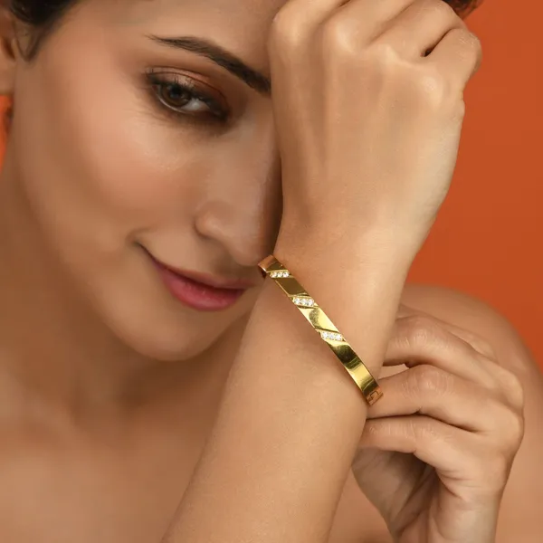 Geometric_Zircon_Gold_Bangle