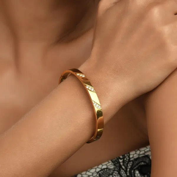 Geometric_Zircon_Gold_Bangle