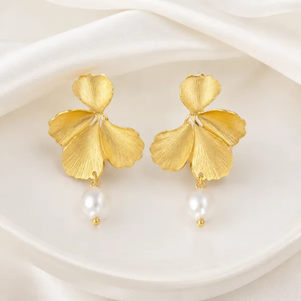 Premium_Pearls_&_Petals_Earrings