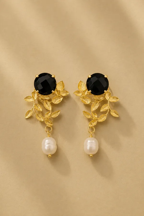 Pearl_and_Petal_Cascade_with_Onyx_Stone