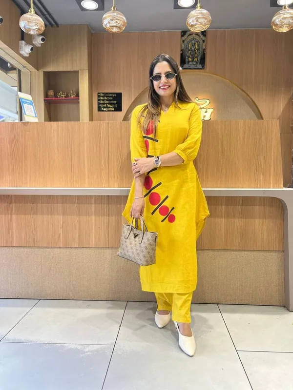 Yellow_Cotton_Straight_Fit_Kurta_with_Pant_Set_for_Women