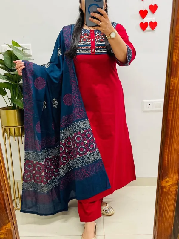 Red_Cotton_Printed_Yoke_Kurta_Pant_Set_with_Blue_Dupatta_for_Women
