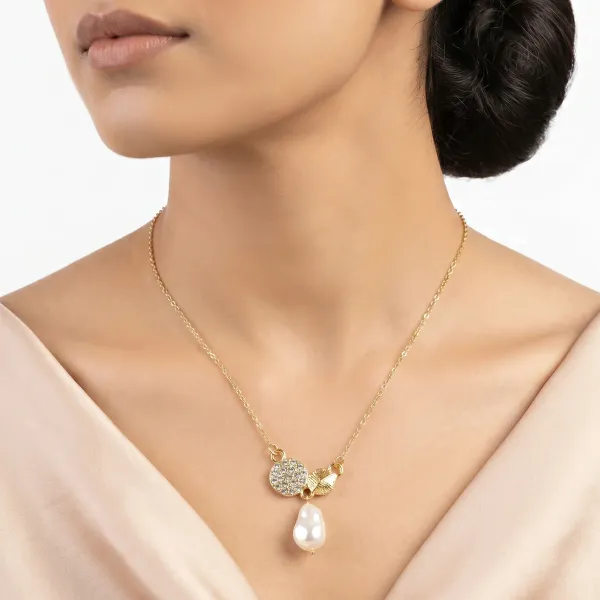 Gold_Toned_Heart_Charm_Pearl_Beaded_Necklace_for_Women