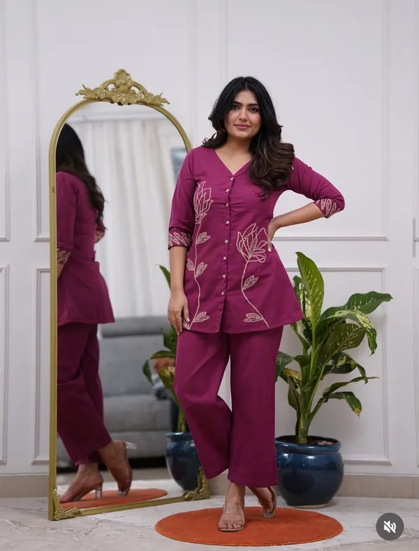 Magenta_Embroidered_Kurta_Set_for_Women