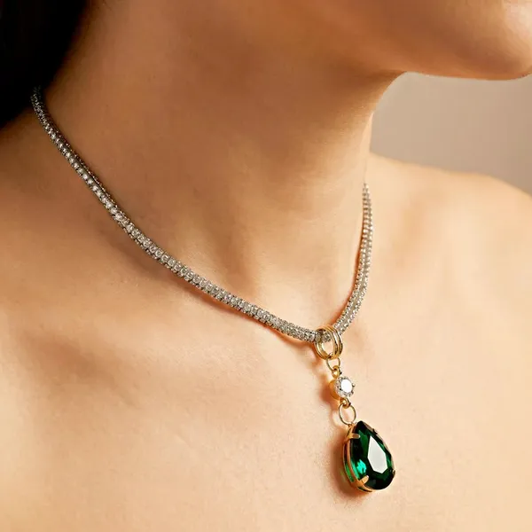 Green_Emerald_Stone_Pendant_Necklace_And_Earring_Set_for_Women