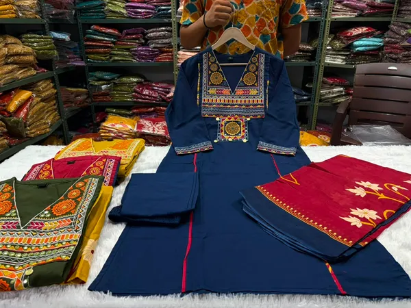 Green_Cotton_Kutch_Embroidered_Straight_Kurta_for_Women