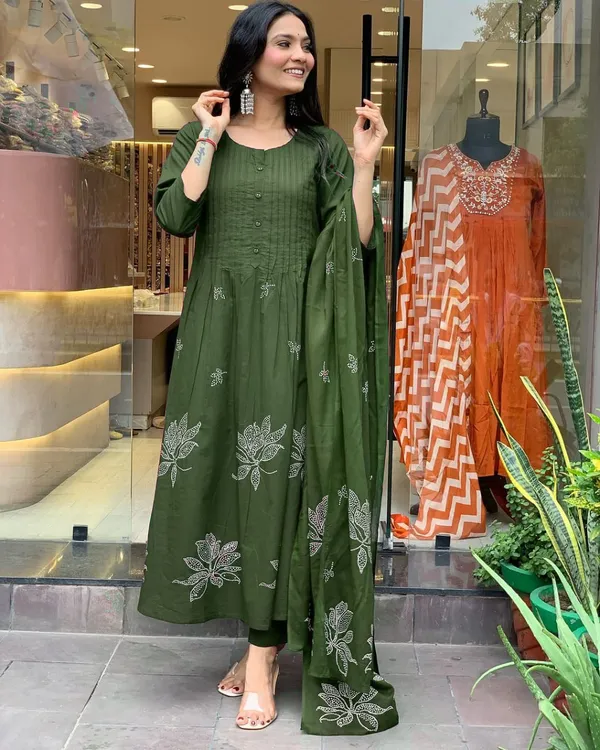 Green_Cotton_Floral_Print_Anarkali_Kurta_Set_for_Women