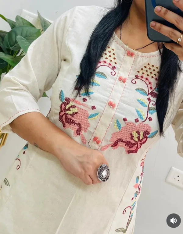 Cream_Embroidered_Straight_Kurta_for_Women