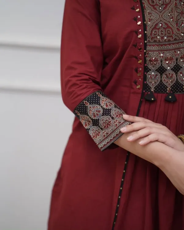 Maroon_Printed_Straight_Kurta_Set_for_Women