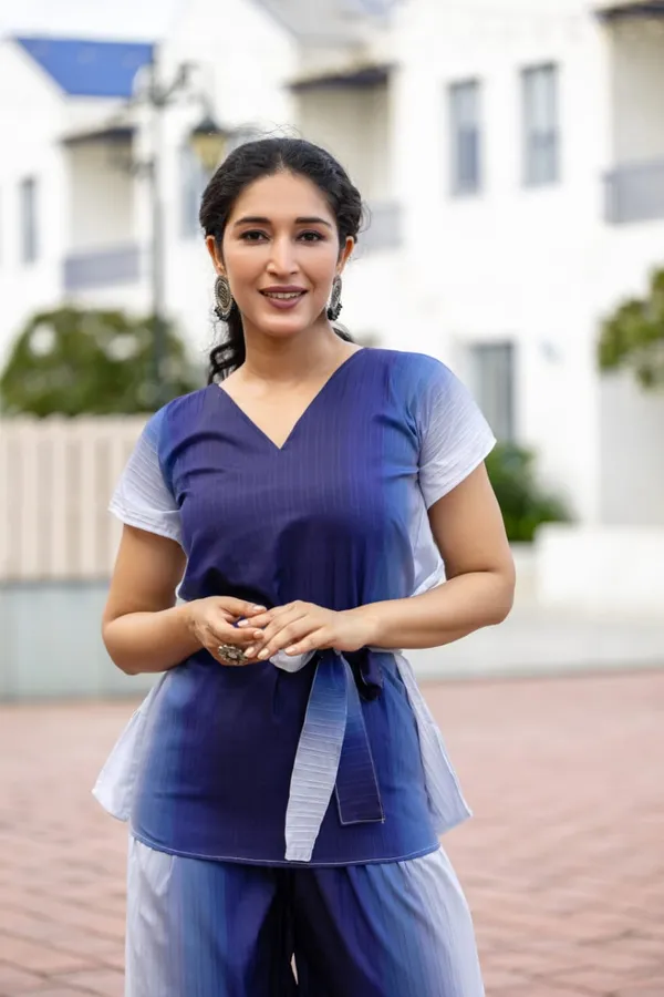 Blue_Ombre_Cotton_V-Neck_Kurti_Palazzo_Set_for_Women