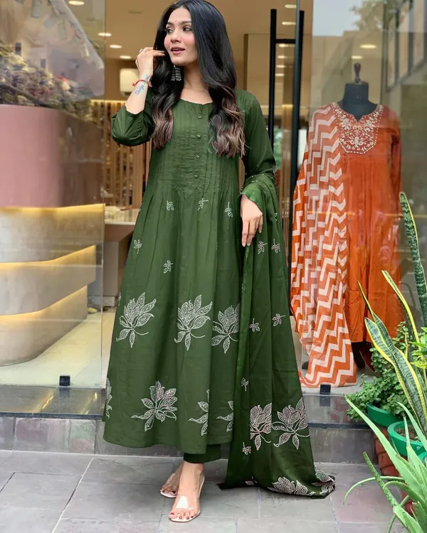 Green_Cotton_Floral_Print_Anarkali_Kurta_Set_for_Women