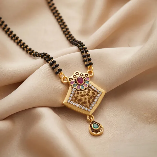 Gold_Toned_Kundan_Pendant_Black_Beads_Mangalsutra_for_Women