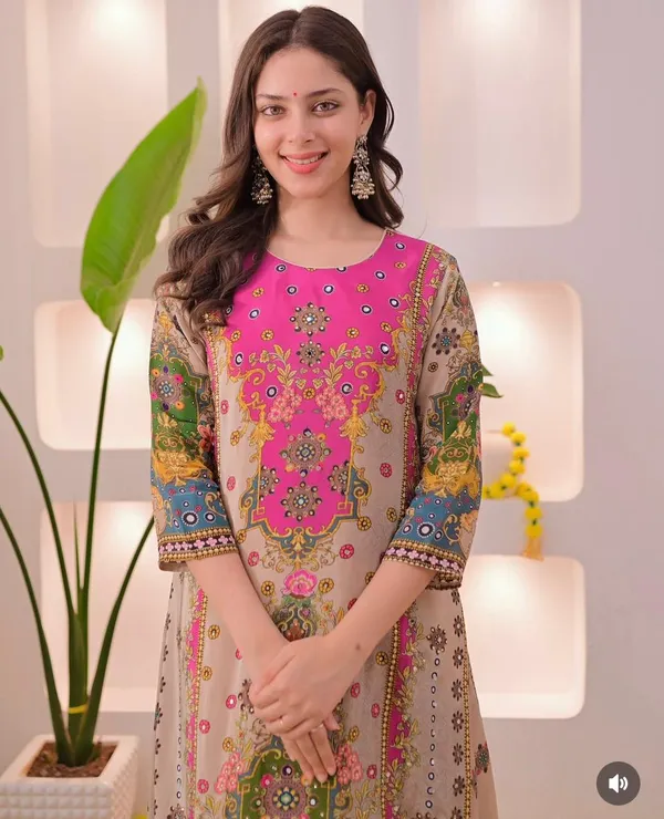 Beige_Printed_Straight_Kurta_Set_for_Women