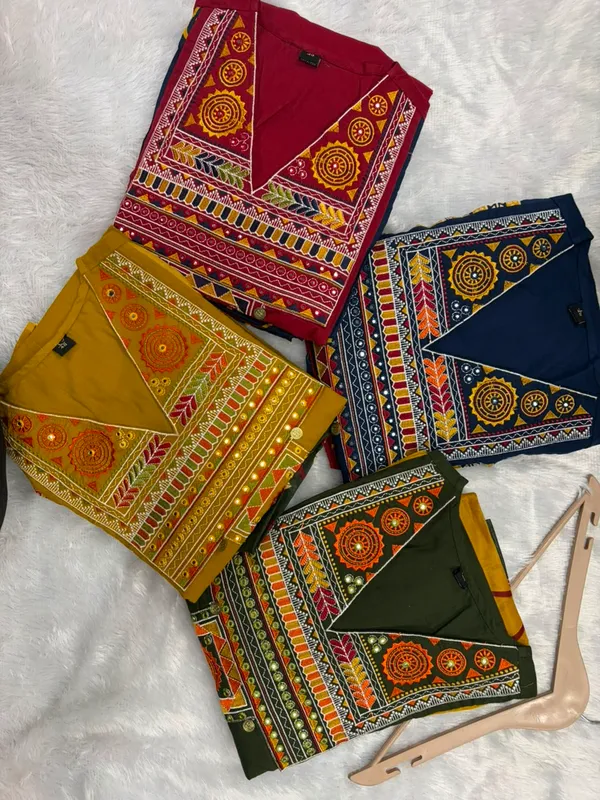 Multicolor_Cotton_Kutch_Embroidered_Ethnic_Kurta_Set_for_Women