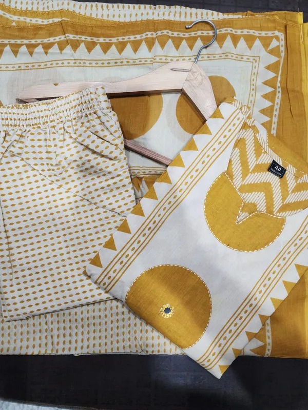 Mustard_Printed_Ethnic_Kurta_Set_for_Women