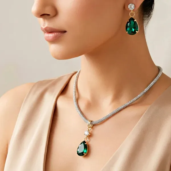 Green_Emerald_Stone_Pendant_Necklace_And_Earring_Set_for_Women
