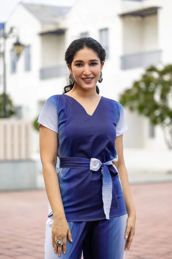 Blue_Ombre_Cotton_V-Neck_Kurti_Palazzo_Set_for_Women