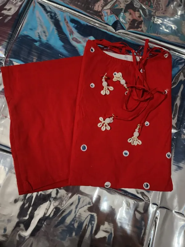 Red_Embellished_Sleeveless_Kurta_for_Women