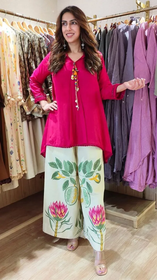 Pink_Rayon_Tunic_With_Floral_Print_Palazzo_Set_for_Women