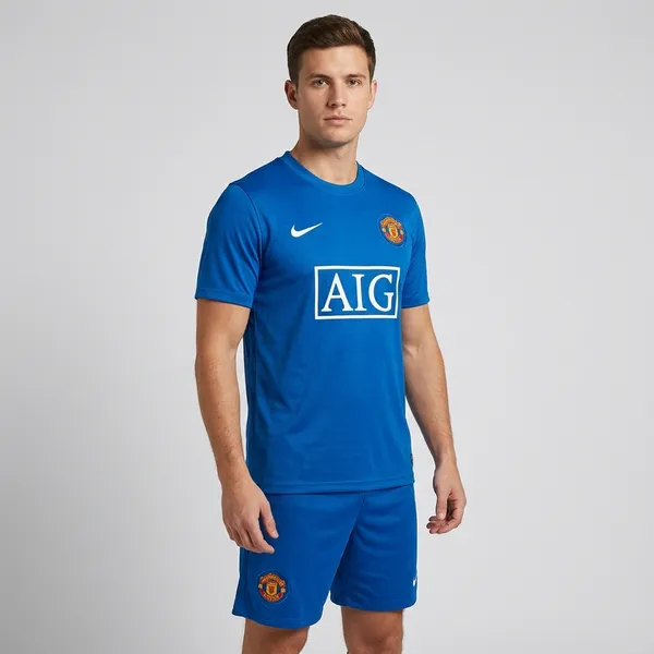 Blue_Manchester_United_Retro_Jersey_set_with_shorts