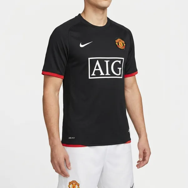 Black_Nike_Manchester_United__Retro_jersey_set_with_shorts