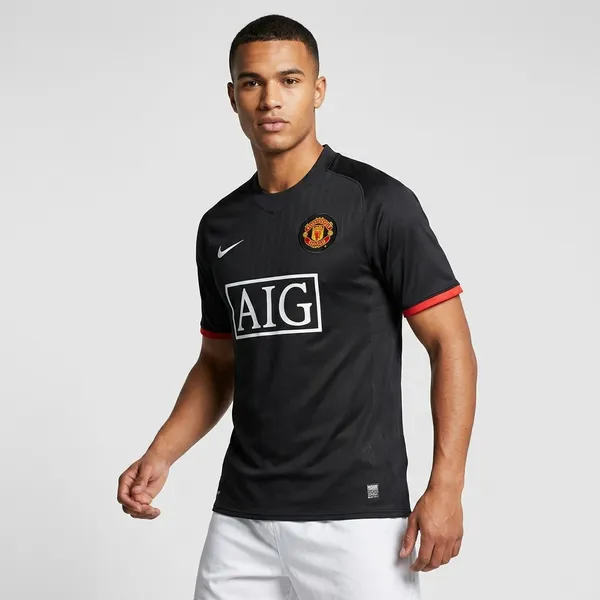 Black_Nike_Manchester_United__Retro_jersey_set_with_shorts