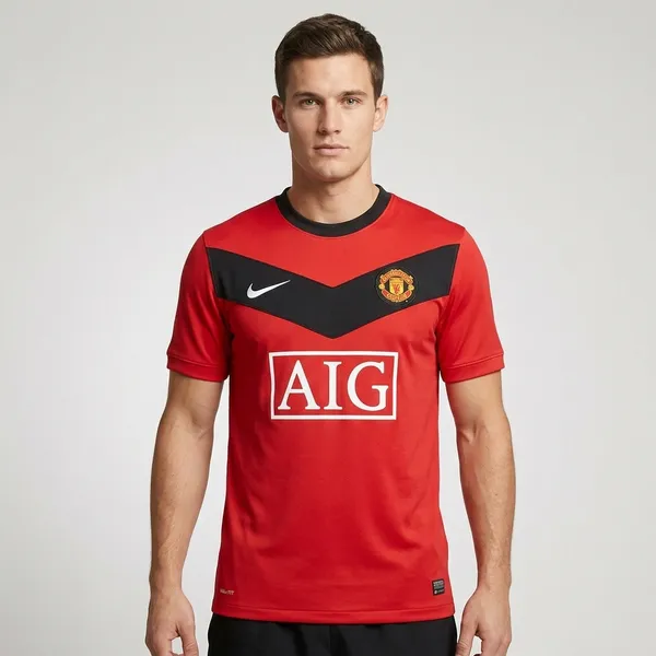 Red_Nike_Manchester_United_Retro_Jersey_set_with_shorts