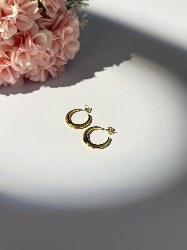 Gold_18K_Gold_Plated_Stainless_Steel_Half_Moon_Hoop_Earrings_For_Women