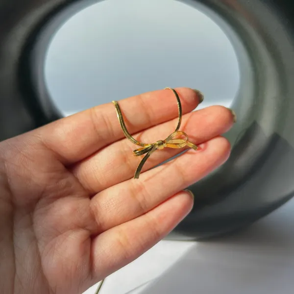 Gold_18K_Plated_Stainless_Steel_Bow_Choker_For_Women