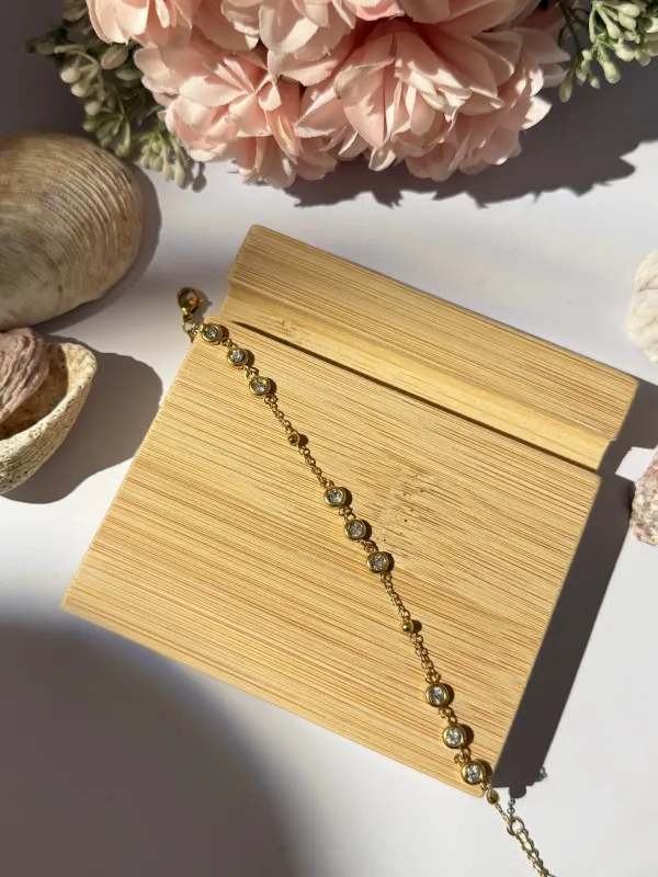 Gold_18K_Plated_Stainless_Steel_Icon_Bracelet_For_Women