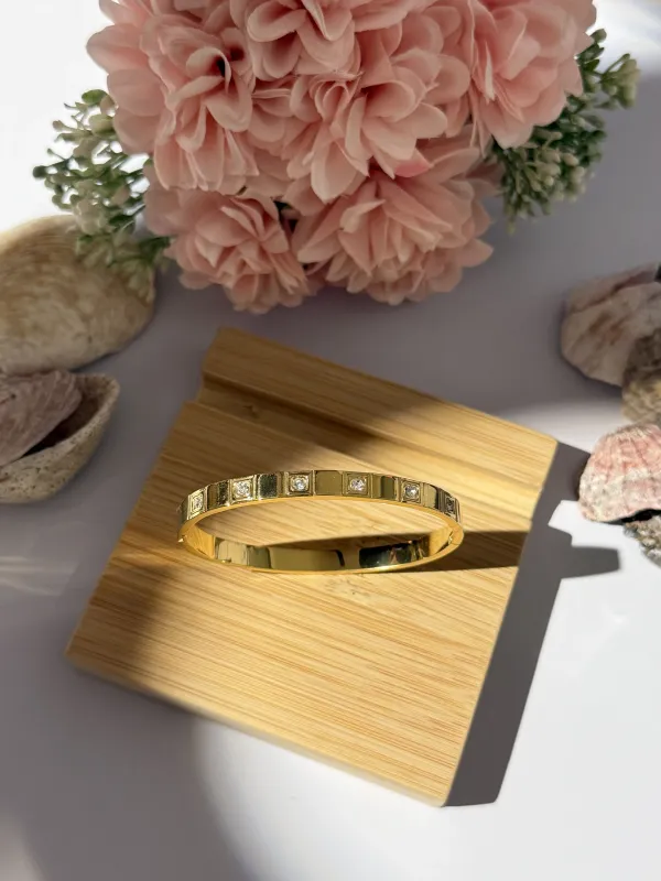 Gold_18K_Plated_Stainless_Steel_Valor_Cuff_Bracelet_For_Women