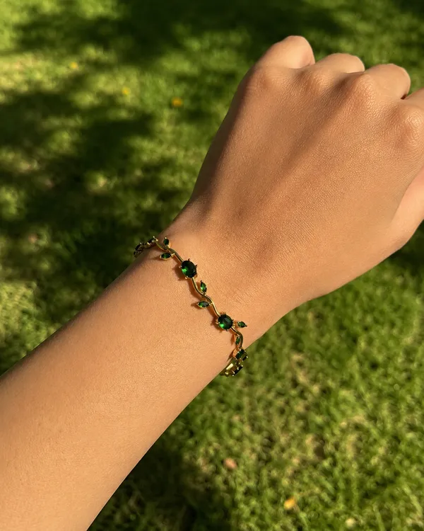 Green_And_Gold_Alloy_Tulip_Charm_Bracelet_For_Women