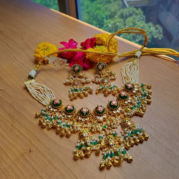 Gold_Green_Kundan_Bridal_Necklace_Set_With_Earrings_For_Women