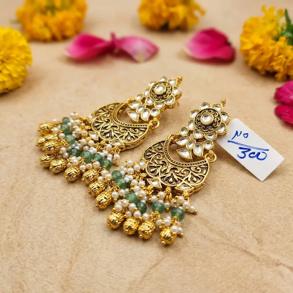 Gold_Green_Kundan_Chandbali_Earrings_With_Pearl_Beads_For_Women