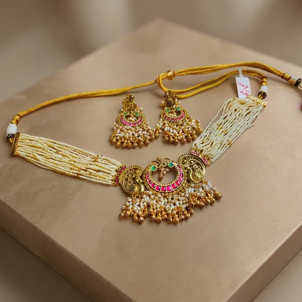 Gold_Kundan_Peacock_Motif_Pearl_Necklace_Set_For_Women