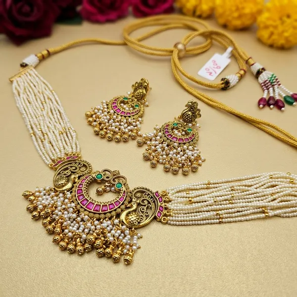 Gold_Kundan_Peacock_Motif_Pearl_Necklace_Set_For_Women