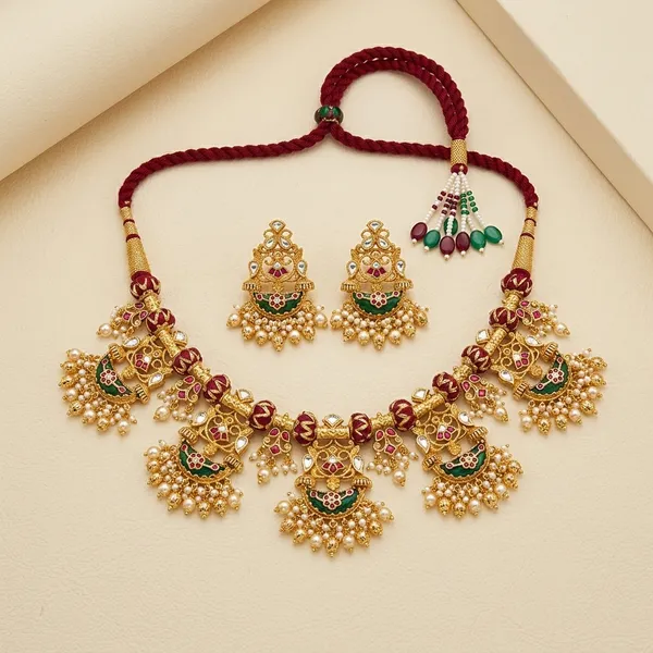 Gold_Kundan_Peacock_Motif_Bridal_Jewellery_Set_For_Women