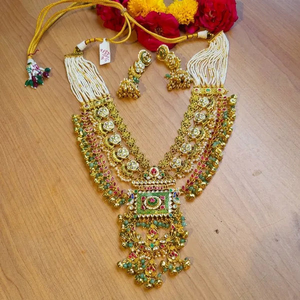 Gold_Kundan_Meenakari_Necklace_Set_With_Earrings_For_Women