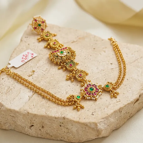 Gold_Red_Green_Stone_Kundan_Hath_Phool_For_Women