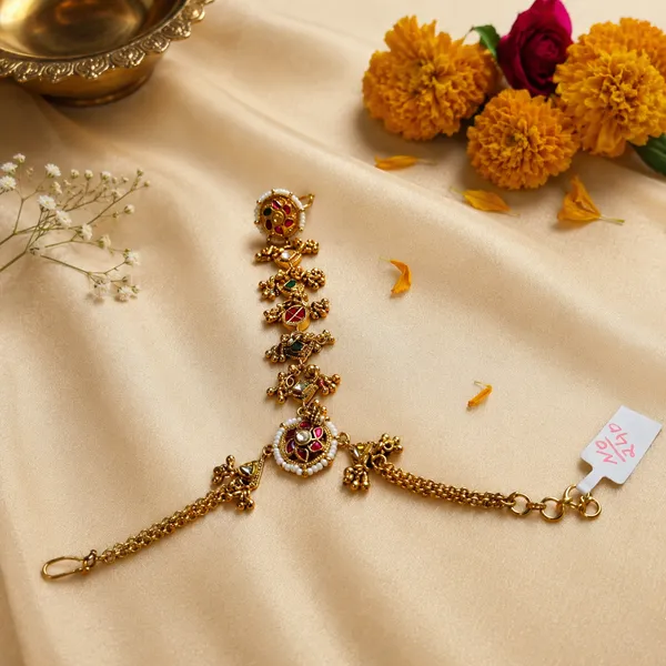 Antique_Gold_Kundan_Ethnic_Maang_Tikka_For_Women